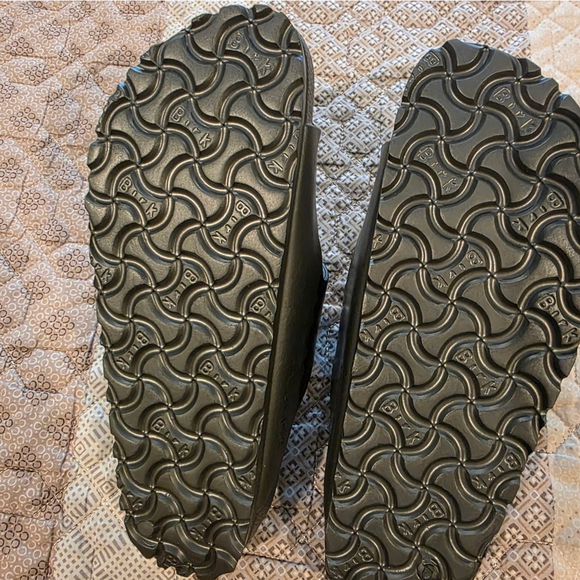 NWOB Birckenstock Arizona Essentials - Picture 3 of 7